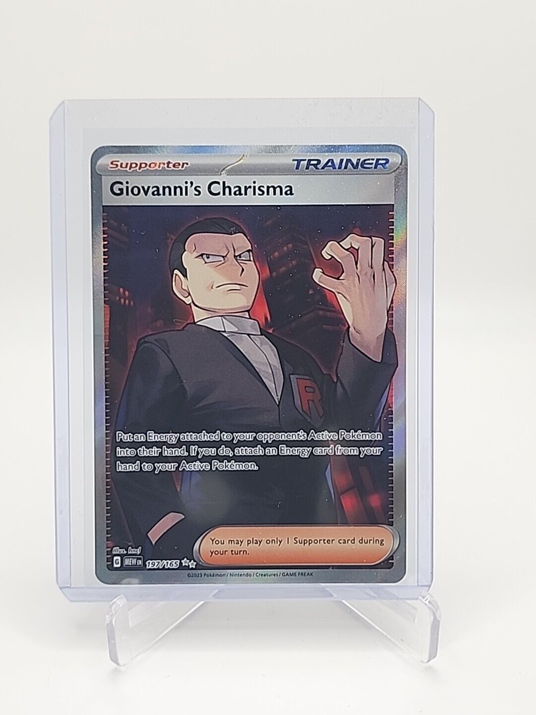 197/165 Giovanni's Charisma Pokémon TCG Scarlet & Violet - 151