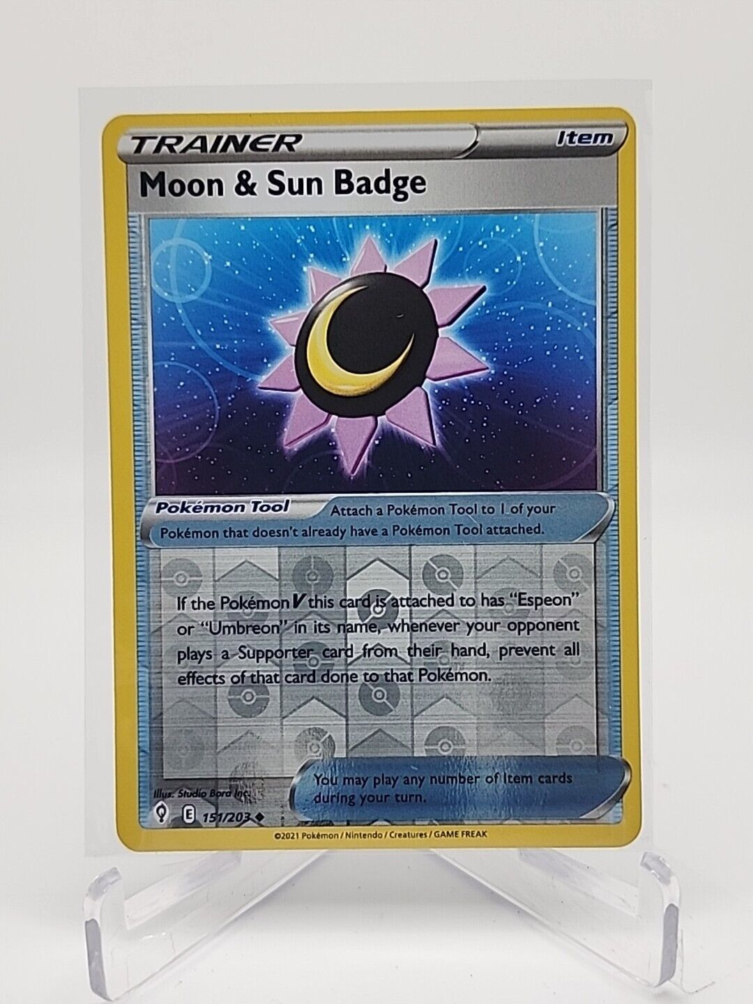 Moon & Sun Badge [Reverse Holo]  151/203 Pokémon TCG Evolving Skies